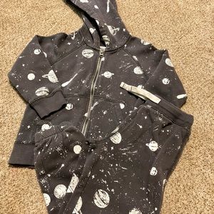 4T Cater’s hooded sweat jacket and matching pants